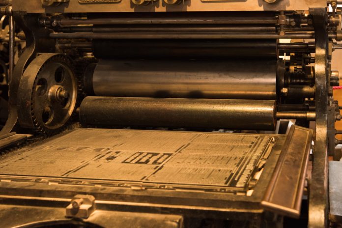 Știai că primele imprimante au fost utilizate în anii 1930 și erau capabile să tipărească doar un singur rând de text?