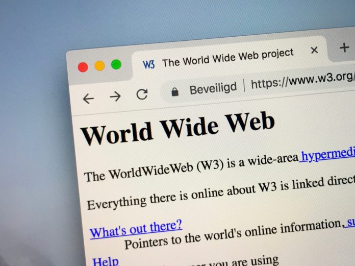 Știai că primul site web a fost creat de Tim Berners-Lee în 1991?