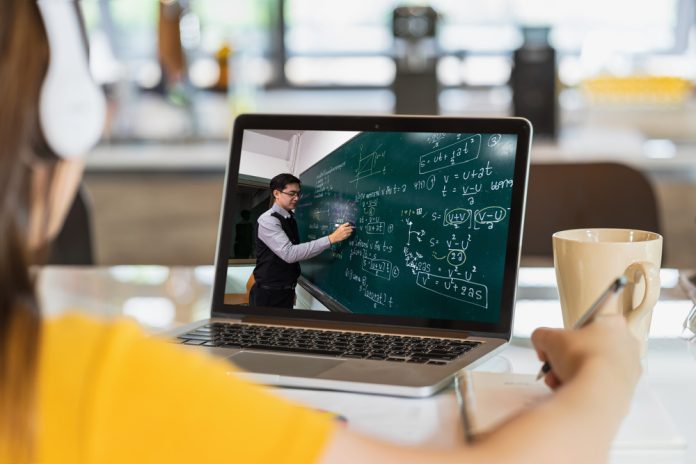 Știai că platformele de e-learning au crescut cu 900% în utilizare în timpul pandemiei COVID-19?