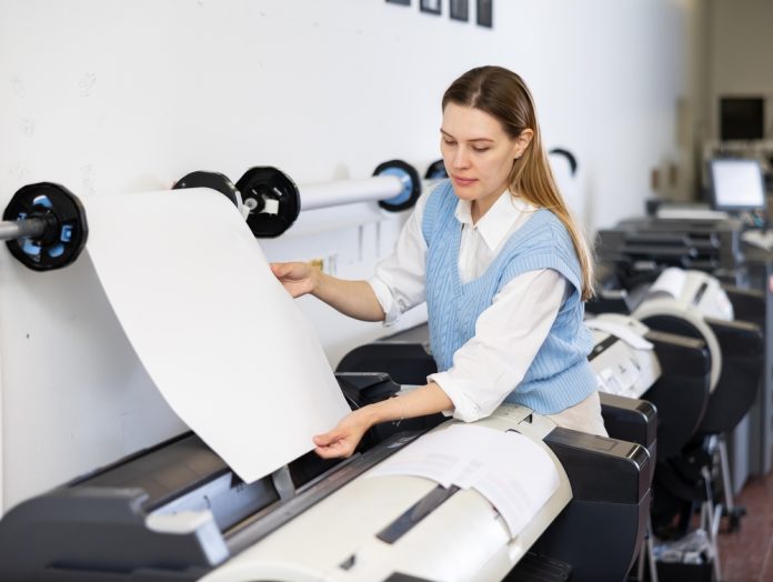 Scapă de drumuri inutile prin achiziționarea unui plotter A0 în primărie